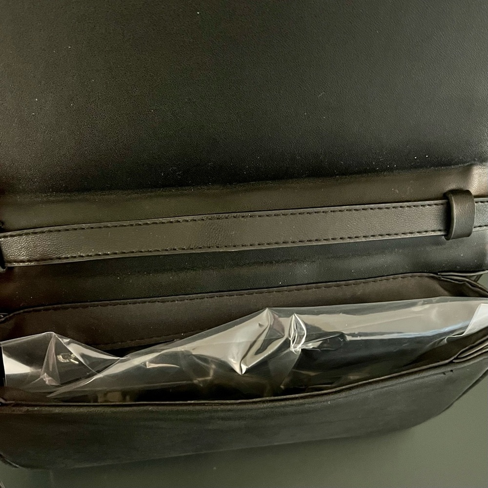 H&M Quilted Crossbody Purse Black - Picture 3 of 4